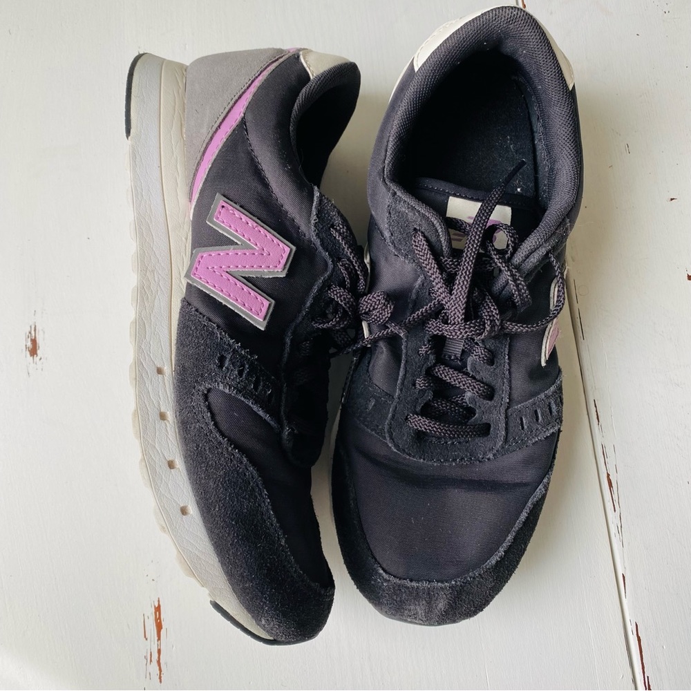 New Balance 311 Sneakers - Size 8.5 - Memory Foam